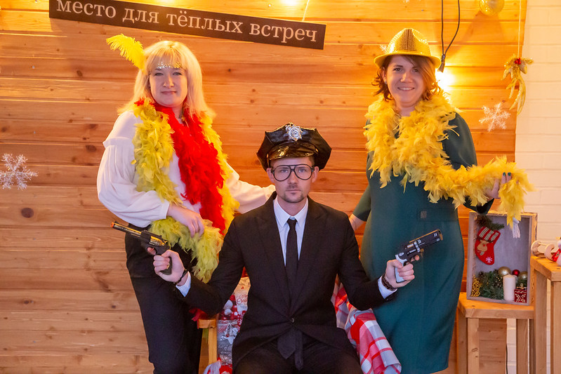 Новогоднее украшение зала для корпоратива в Tyumen